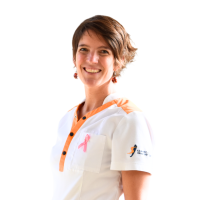 dr-caroline-goossens-infirmiere-clinique-saint-jean-bruxelles